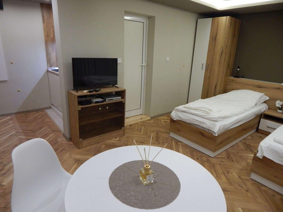 Дава се под наем Едностаен апартамент в Варна, Център - 40 кв.м за 650 € - Снимка #5