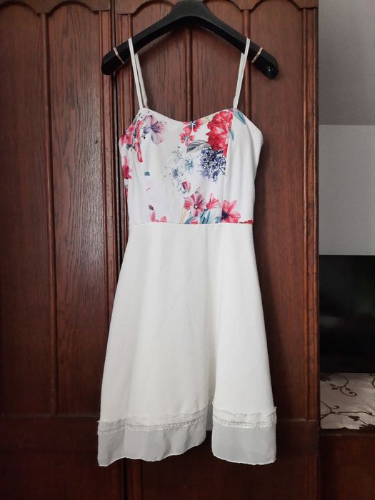 Vând rochița de damă