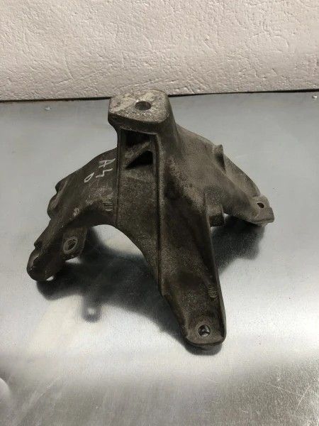 Suport motor Audi A4 B8 2010 cod 8K0199307