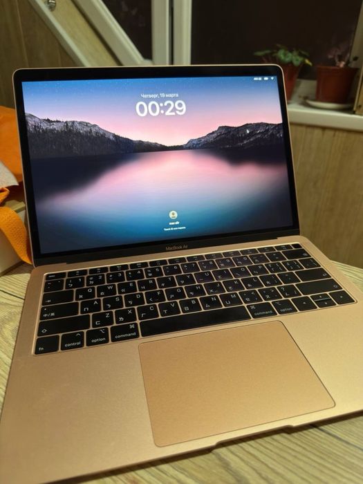 MacBook Air 13 2019 / 8Gb / 256Gb / Retina