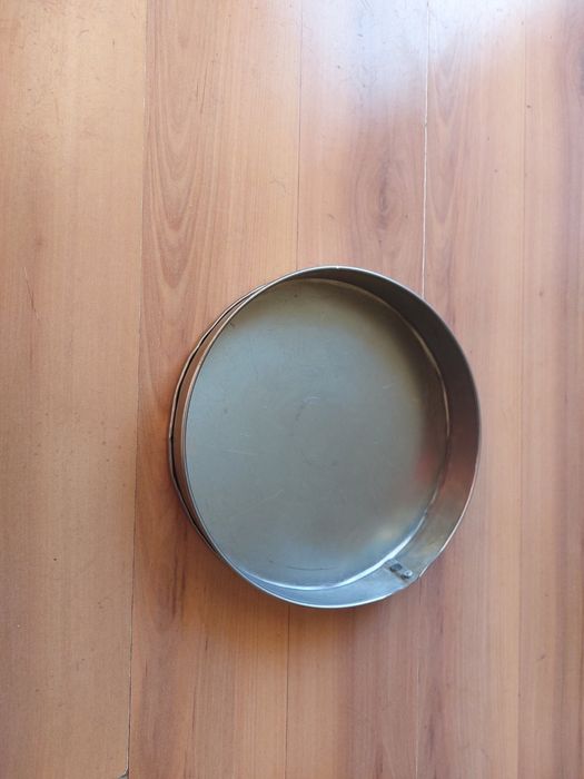 1. Тави за Пици и Закуски Милинки наше собствено производство Българск