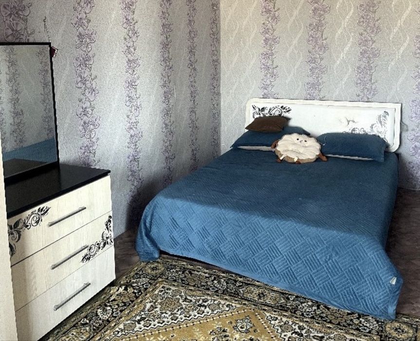 Продам спальный гарнитур