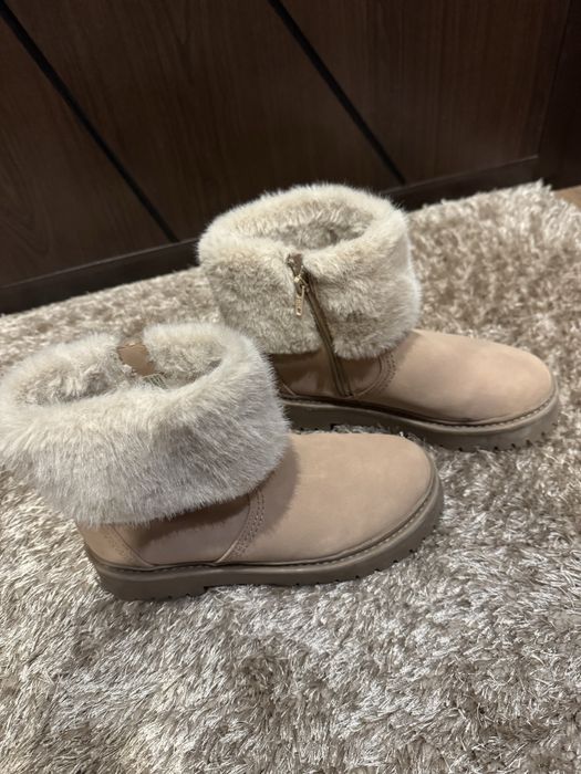 Много стилни и пухкави боти ZARA