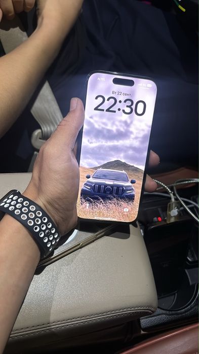 Продам IPhone 15 256gb