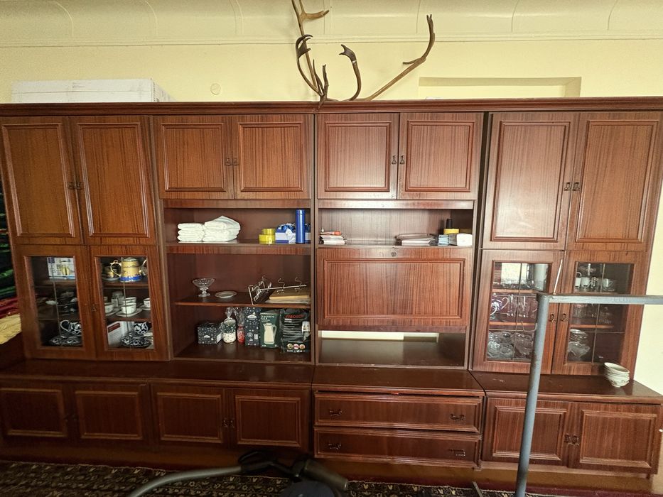 Stenka sotiladi mebel srochna