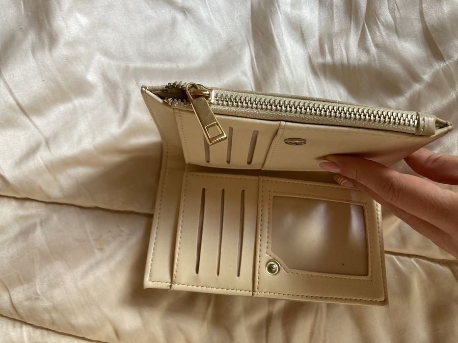 Дамски портмонета