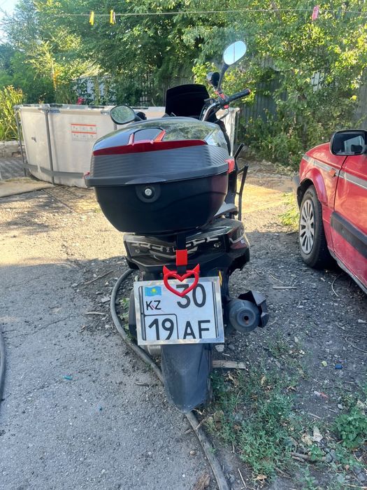 Продам скутер Макси