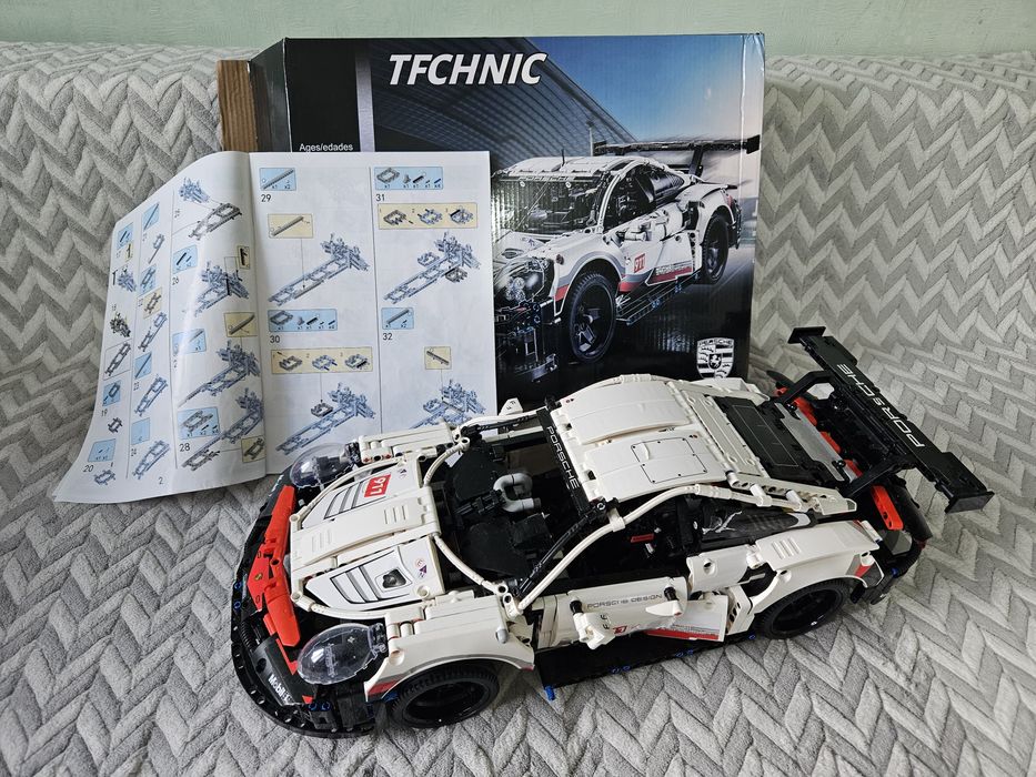 Конструктор Technic Porsche 911 RSR, деталей 1631 шт