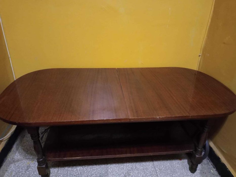 Холна масичка ,ниска