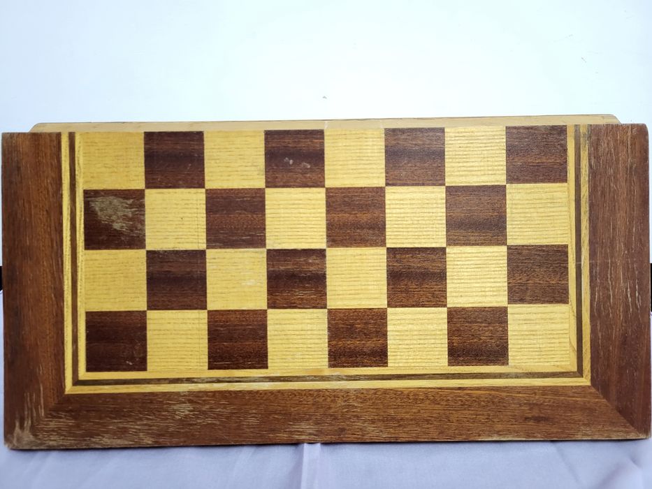 #10 Стар сгъваем дървен шах с табла