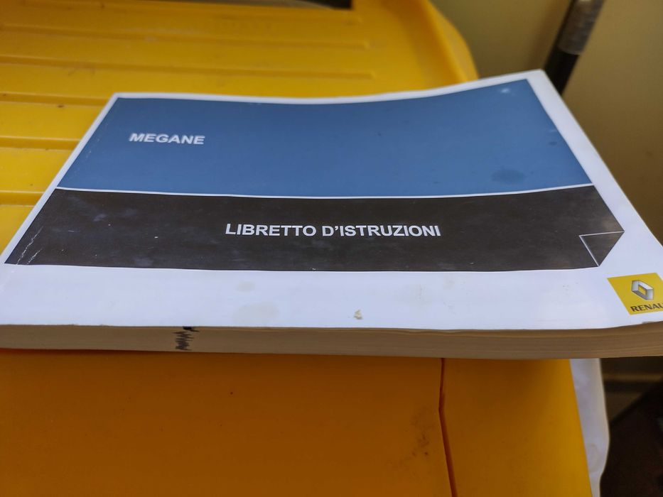 Инструкции за експлоатация на Renault Megan на италиански език