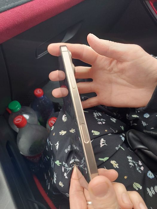 Iphone 16pro max  сатылады жақсы жағдайы