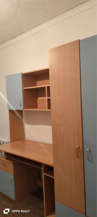 письменный стол со шкафчиками