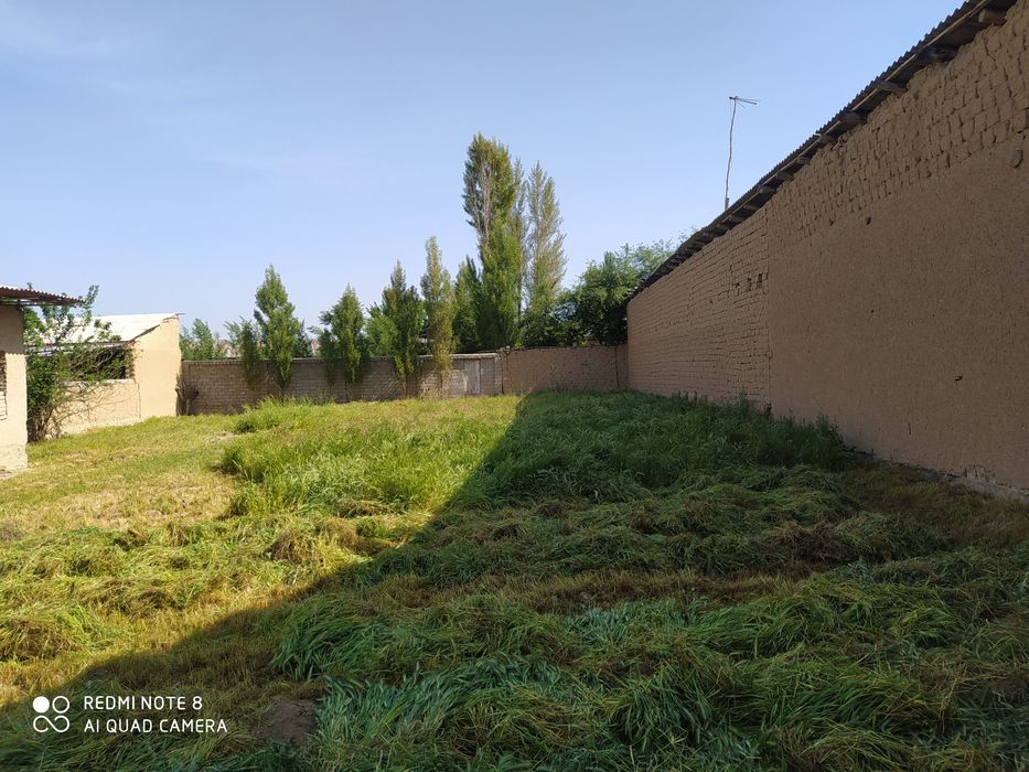 Сотилади 8 сот Ер майдони  Келес Мостидан 8 км фасад 20х40 8000 соткас