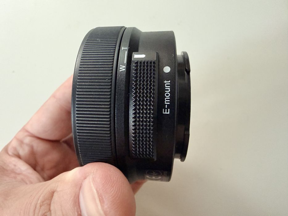 Vand obiectiv Sony  16-50 mm OSS || nou
