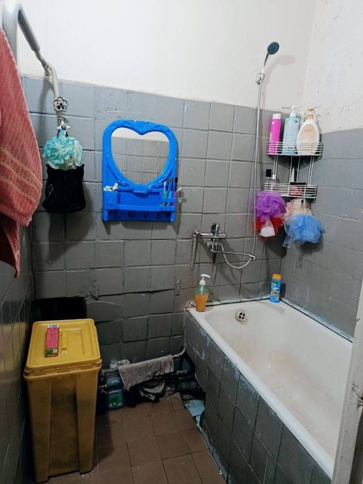 Срочно Квартира на Дружба Народов 2/9/9 общ пл 60м Отдельный вход