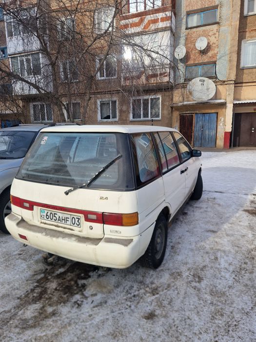 Nissan Prairie продам