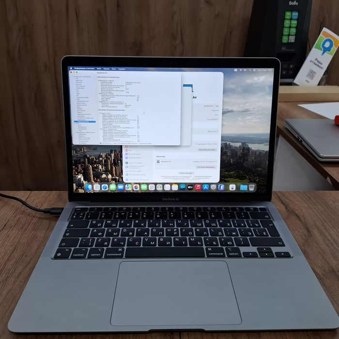 Apple MacBook Air M1  A2337  8 gb / 256 gb