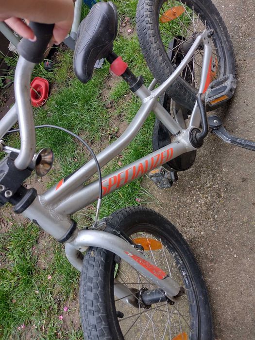 Specialized 16  с помощни гуми,НОВА ЦЕНА!!!