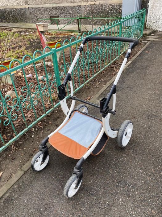 Коляска в хорошем состоянии