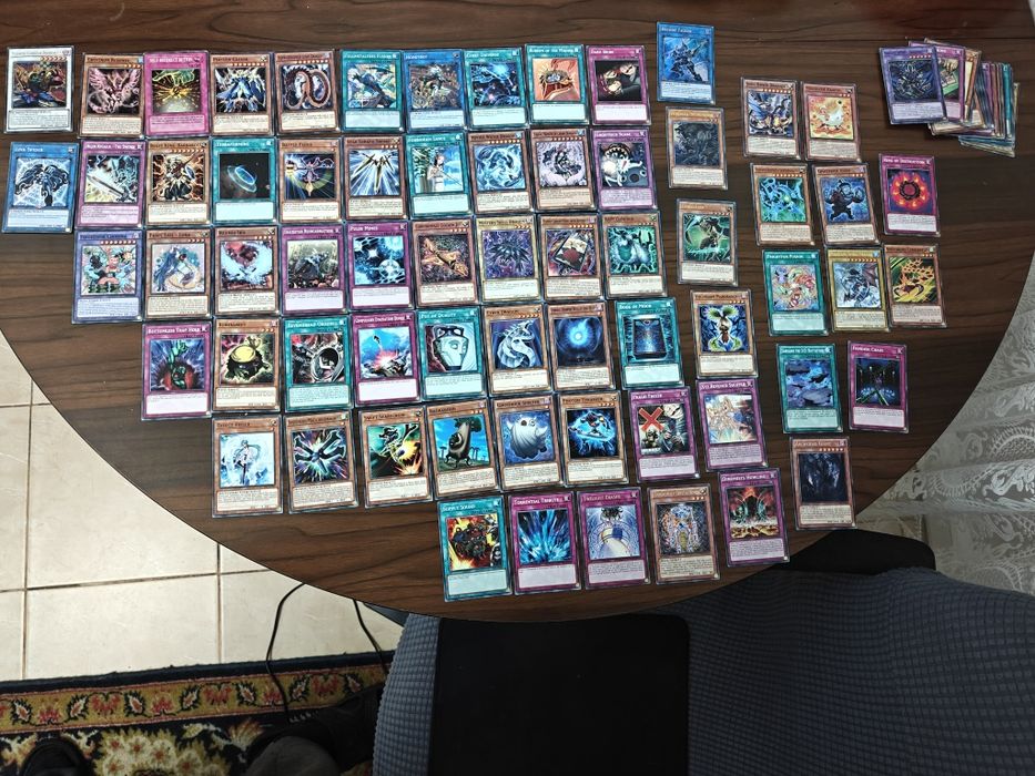 Yu-gi-oh! 100 cărți