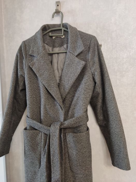 Женское пальто размер 44