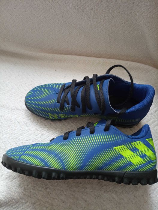 Детски футболни стоножки ADIDAS 33 номер