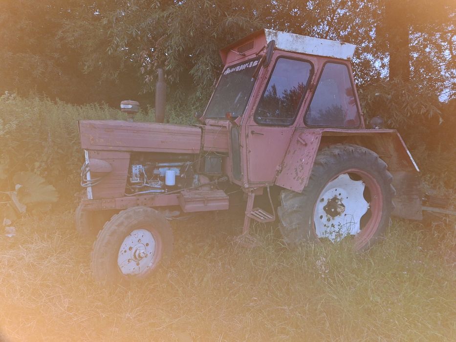 Tractor Universal 650