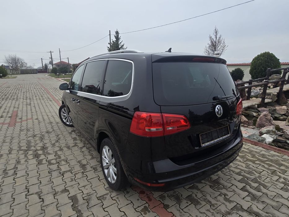 Volkswagen Sharan 2.0 TDI DSG BMT Highline 7 Locuri Panorama Xenon