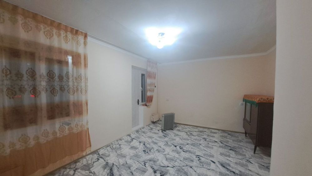 Чирчик ш. Навоий Детский больница кирпичный 1х/2/4 28 м² душевой