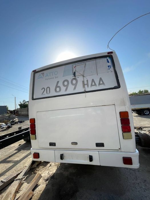 Isuzu avtobus nqr