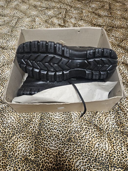 Продавам полицейски кубинки и боти