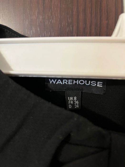 Рокля на марката Warehouse