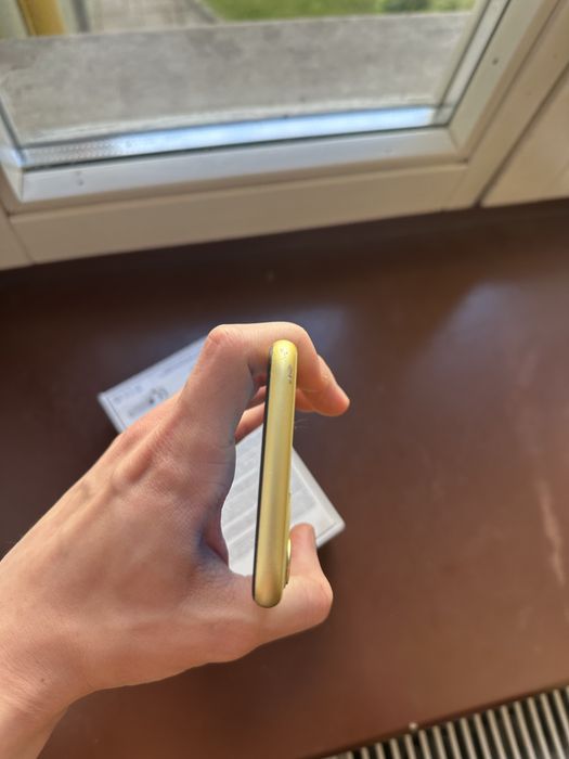 iPhone 11 in stare buna, baterie 100% high capacity