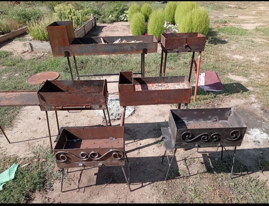Мангал ПРОДАМ. Печь под казан.Стол. Перила.