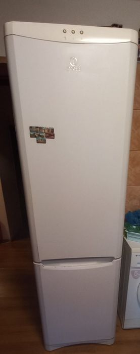 Aparat frigorific/ Frigider Indesit