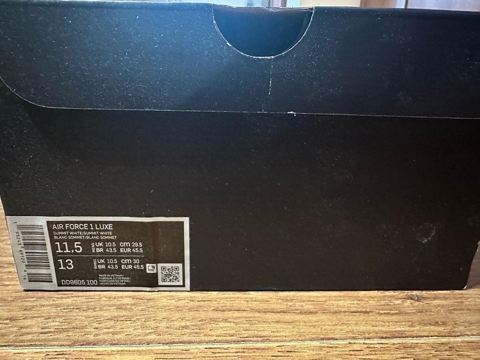 Обувки Nike Luxe