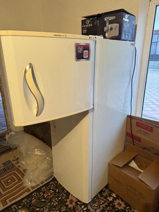 Холодильник сатылады