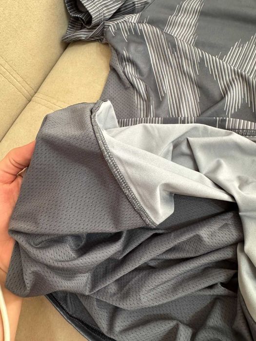 Продам футболка.