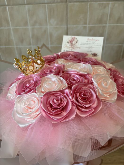 Buchet de 31 de trandafiri din satin