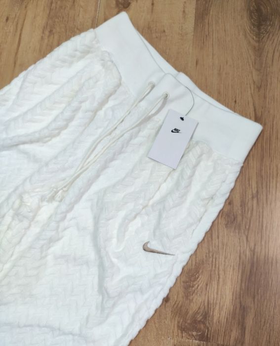 Pantaloni dama Nike mărimea M