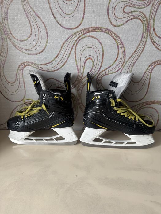 Продам коньки Bauer