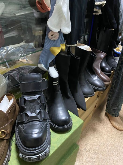 Продам оптом одежду обувь 150000