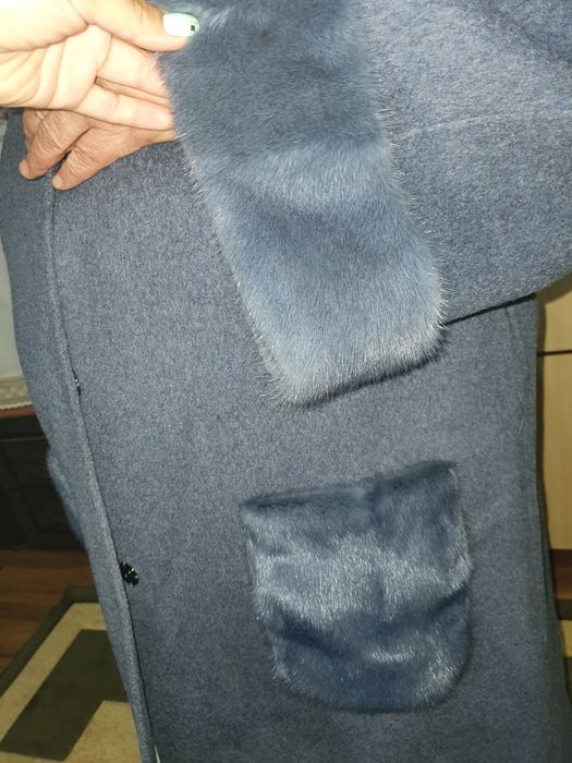 Продам пальто женское 64 размера