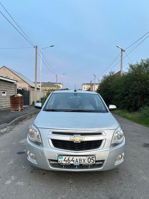 Продам машину кобальт