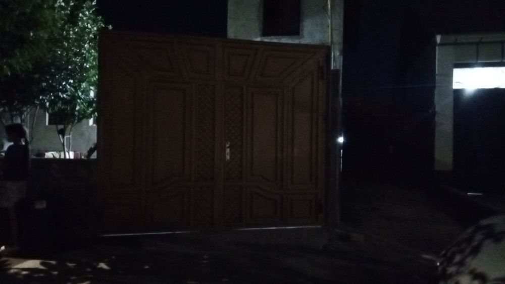 Дарвоза сотилади 2 лист