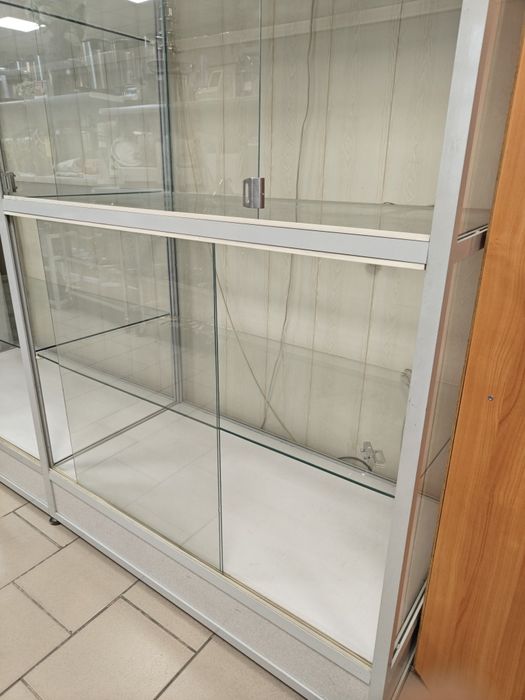 Витрина, стекло, алюминевый профиль