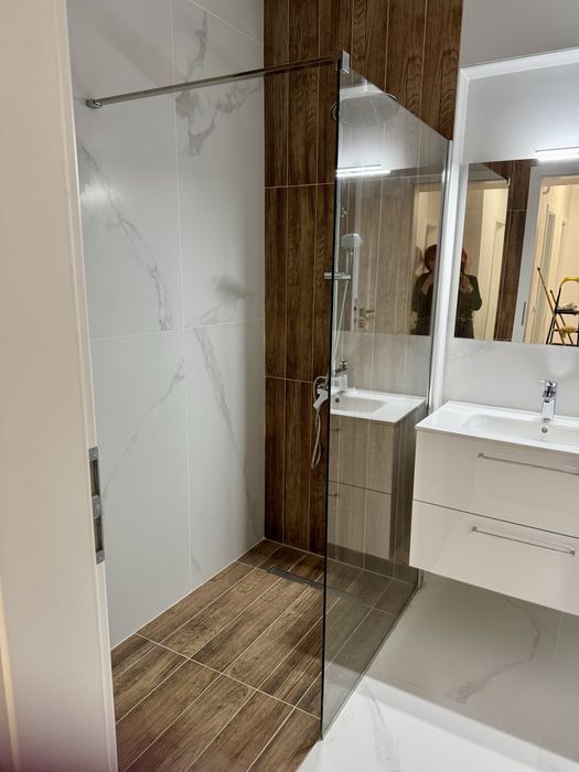 Inchiriez apartament 3 camere bloc nou