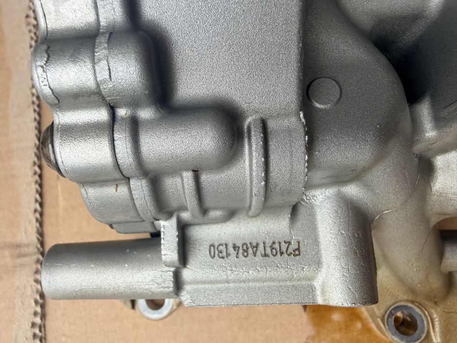 Pompa ulei motor BMW OE 11418631810