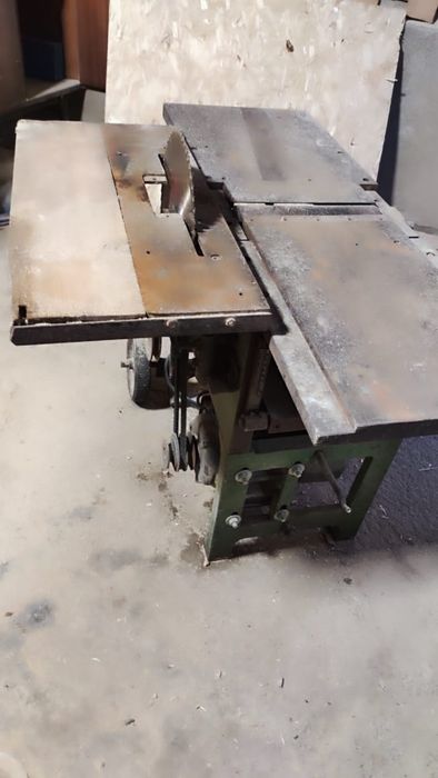 Универсальный заводской станок.